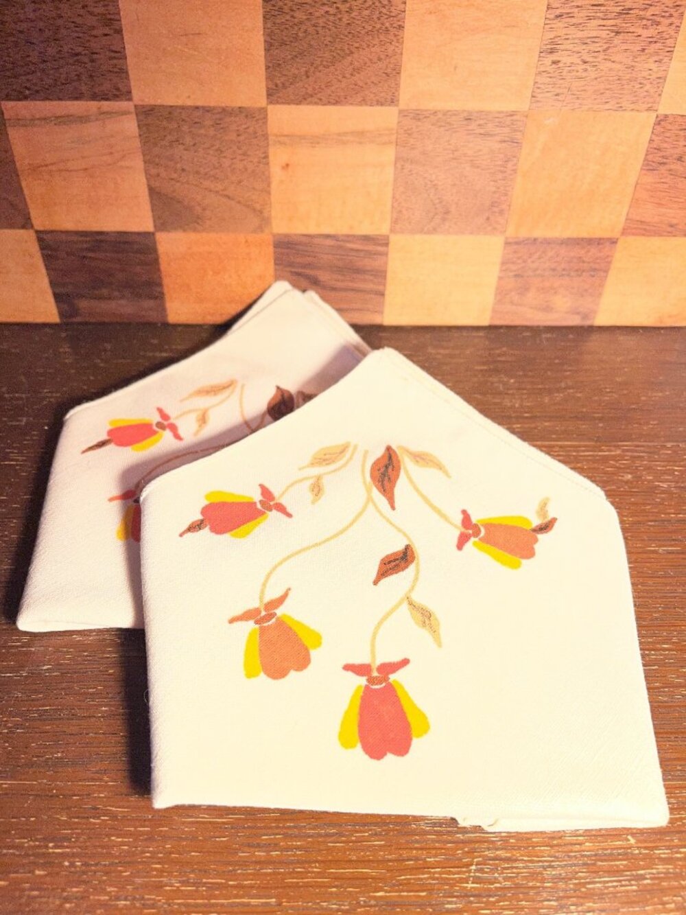 Pair of Cloth Napkins with Jewel Tea Autumn Leaf Pattern A953